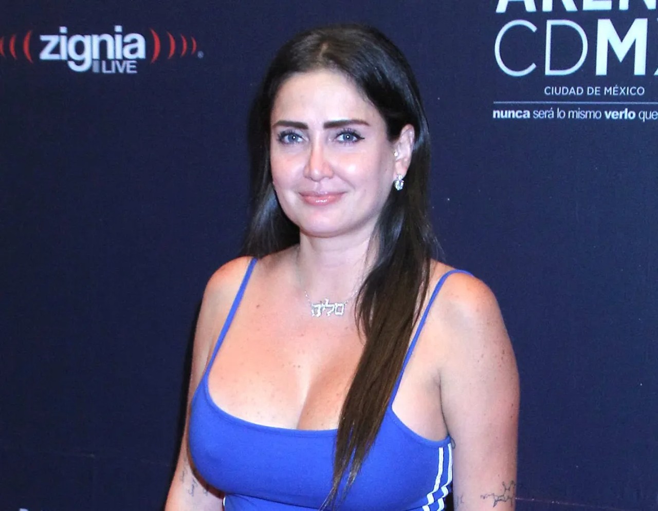 celia lora defiende a Nodal aspecto criticas
