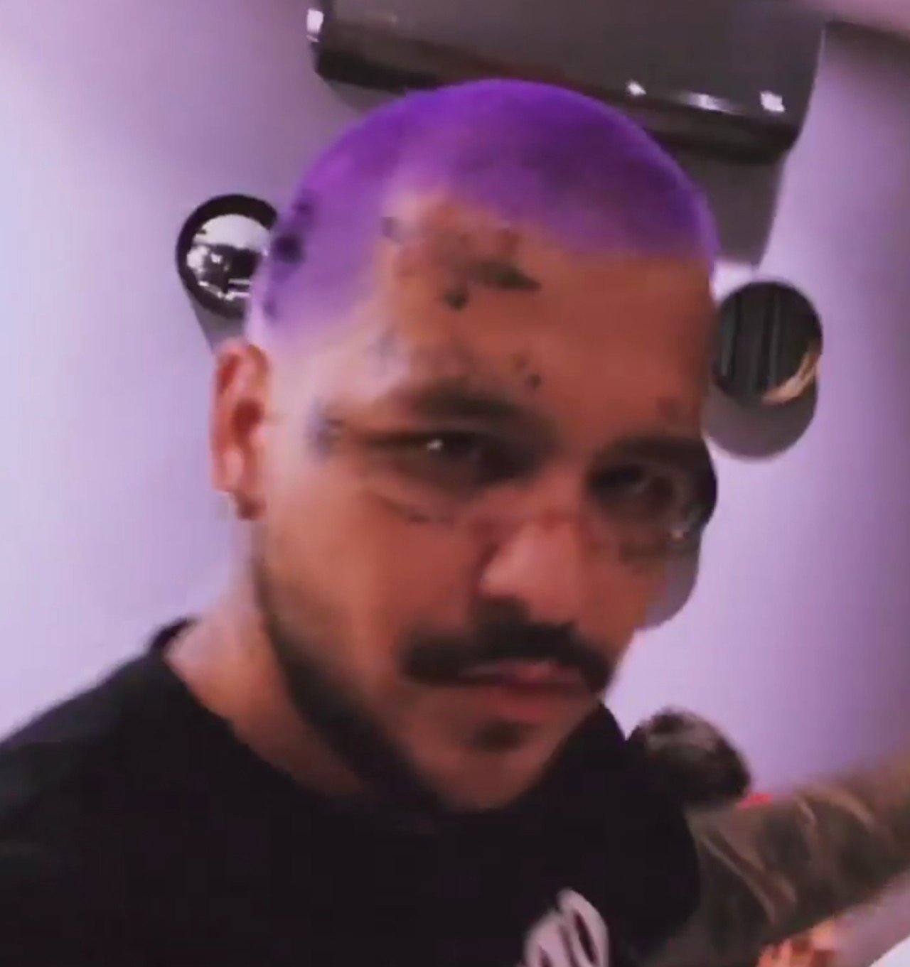 cristian nodal cabello moradito j balvin