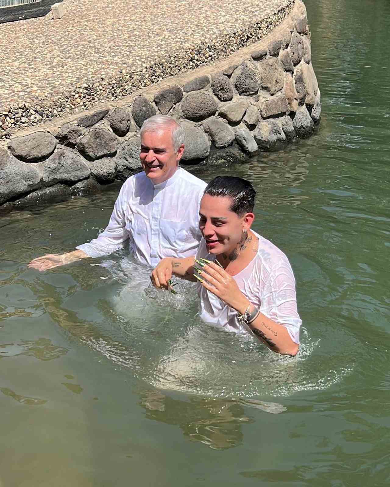 Se bautiza Kunno en rio Jordan