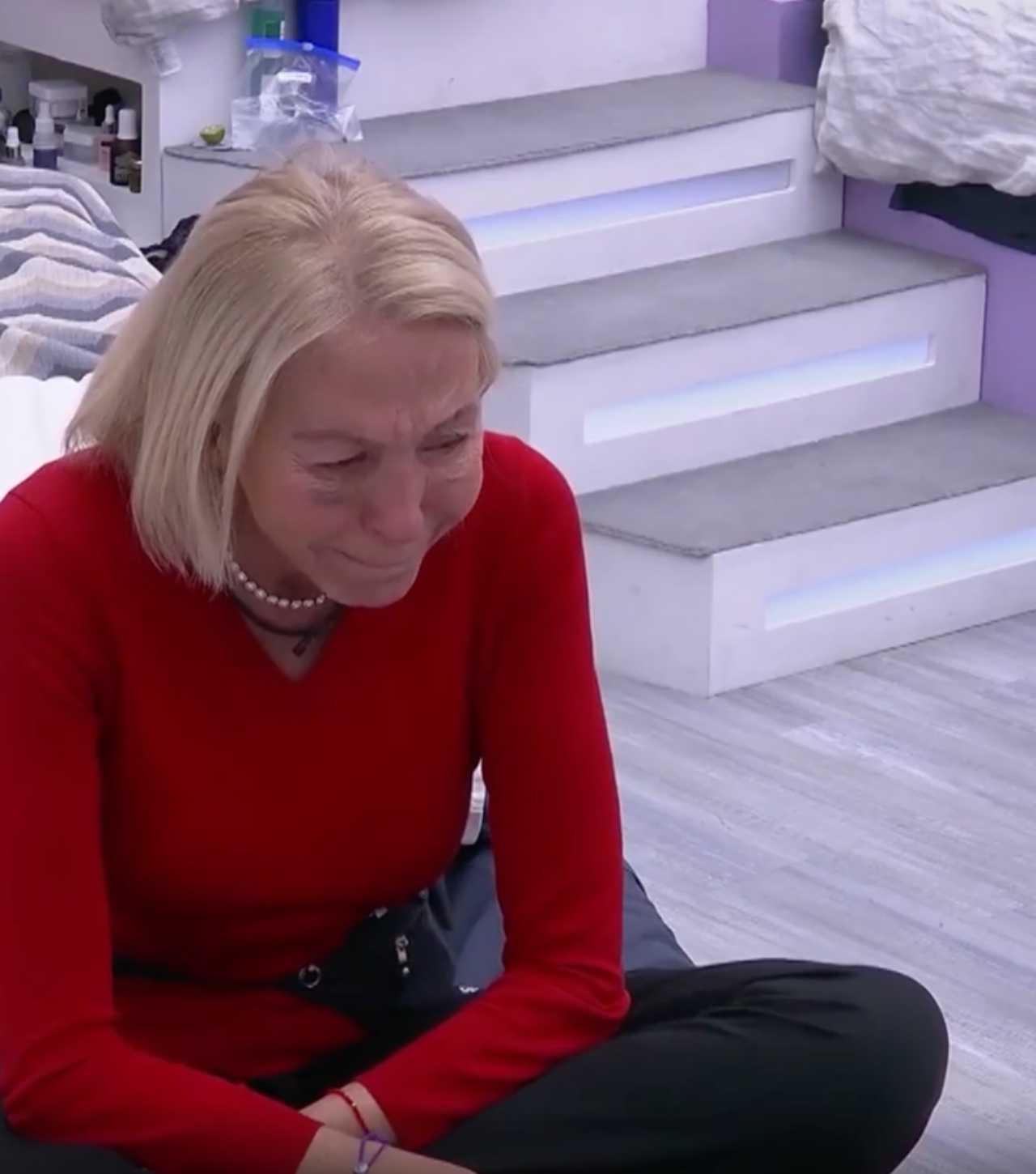 Laura Bozzo llora en 'La Casa de los Famosos' porque le dicen vieja