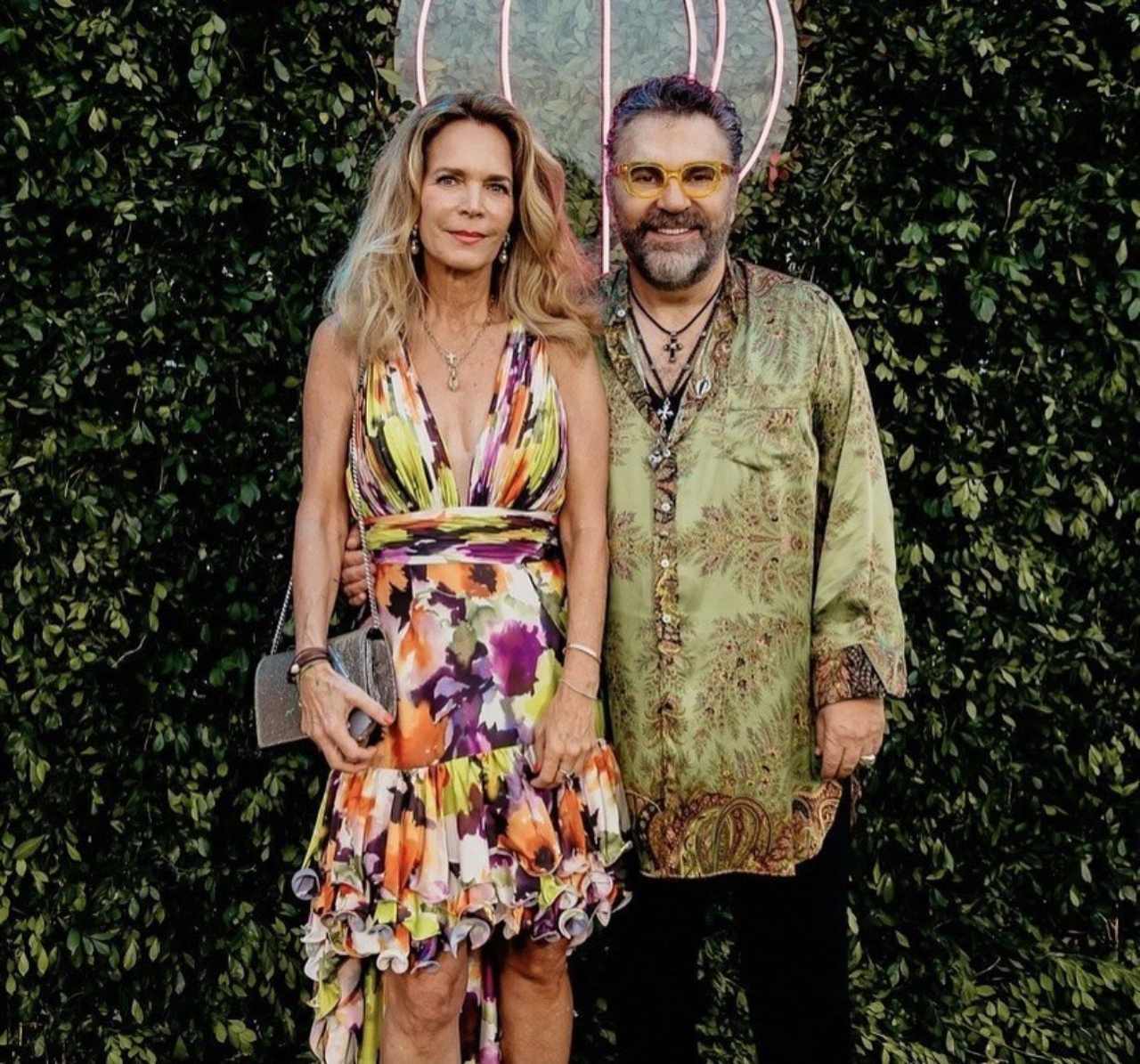Mijares presenta novia Pita de Vega