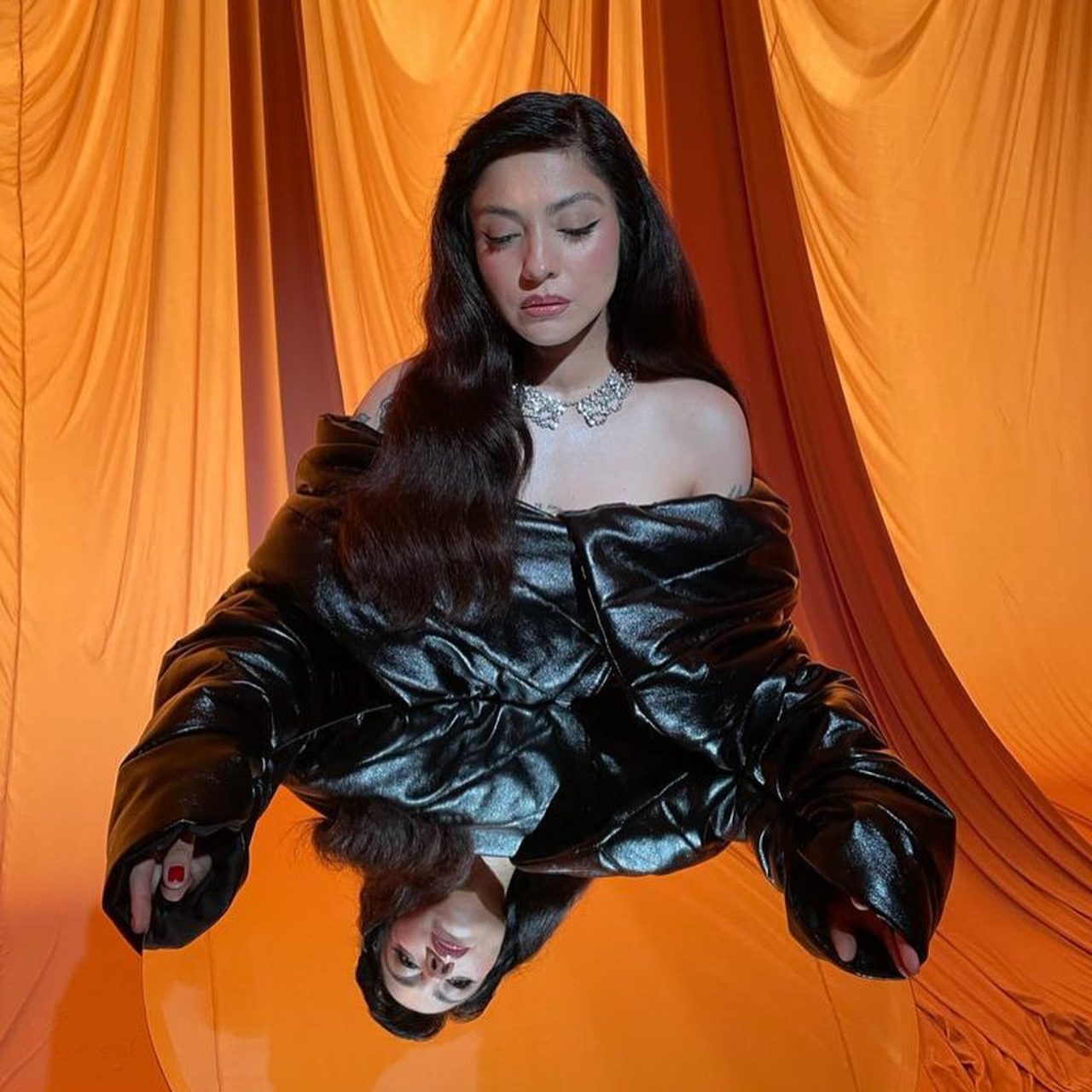 Mon Laferte se nacionalizo mexicana pasaporte