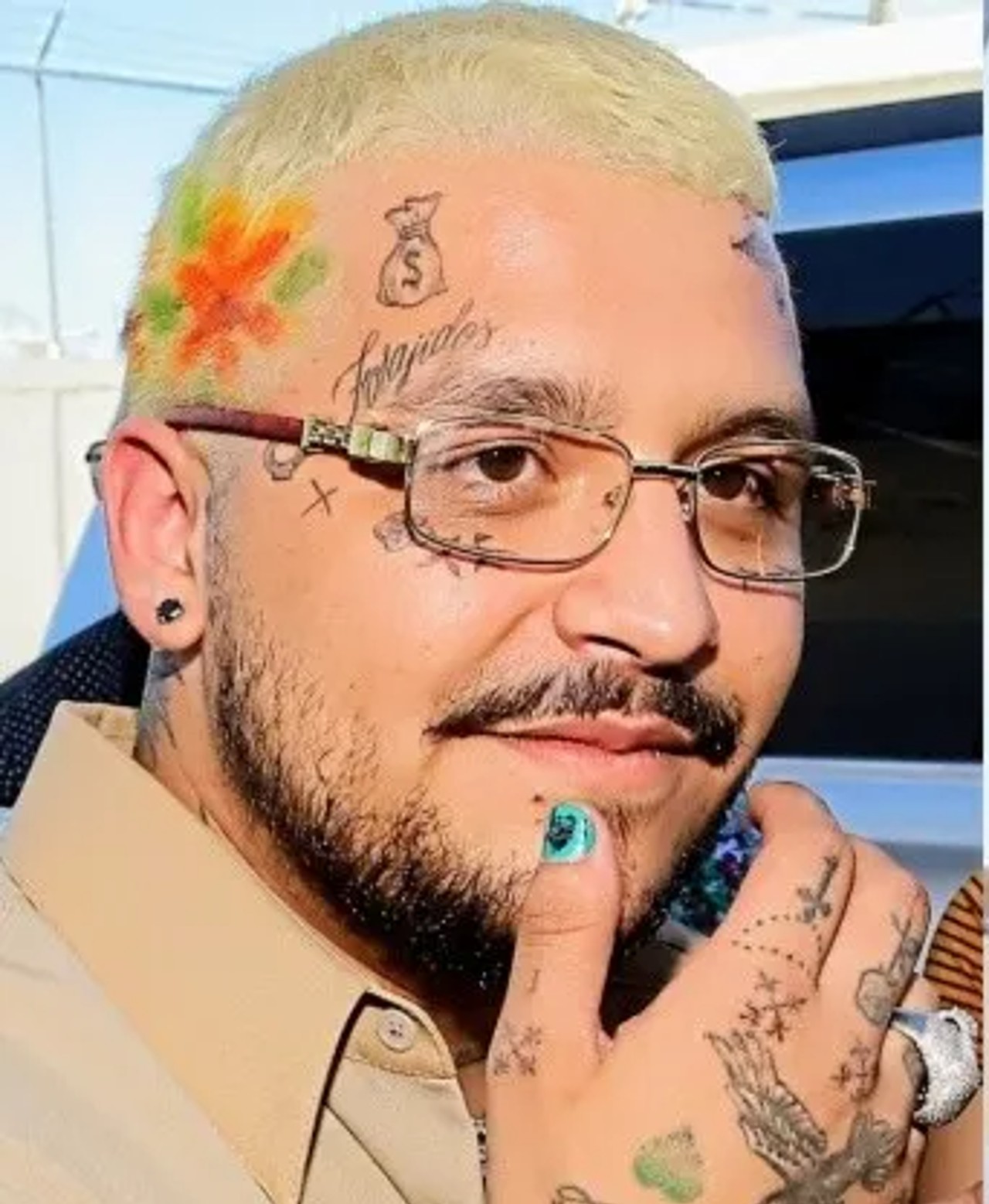 cristian nodal cabello moradito j balvin