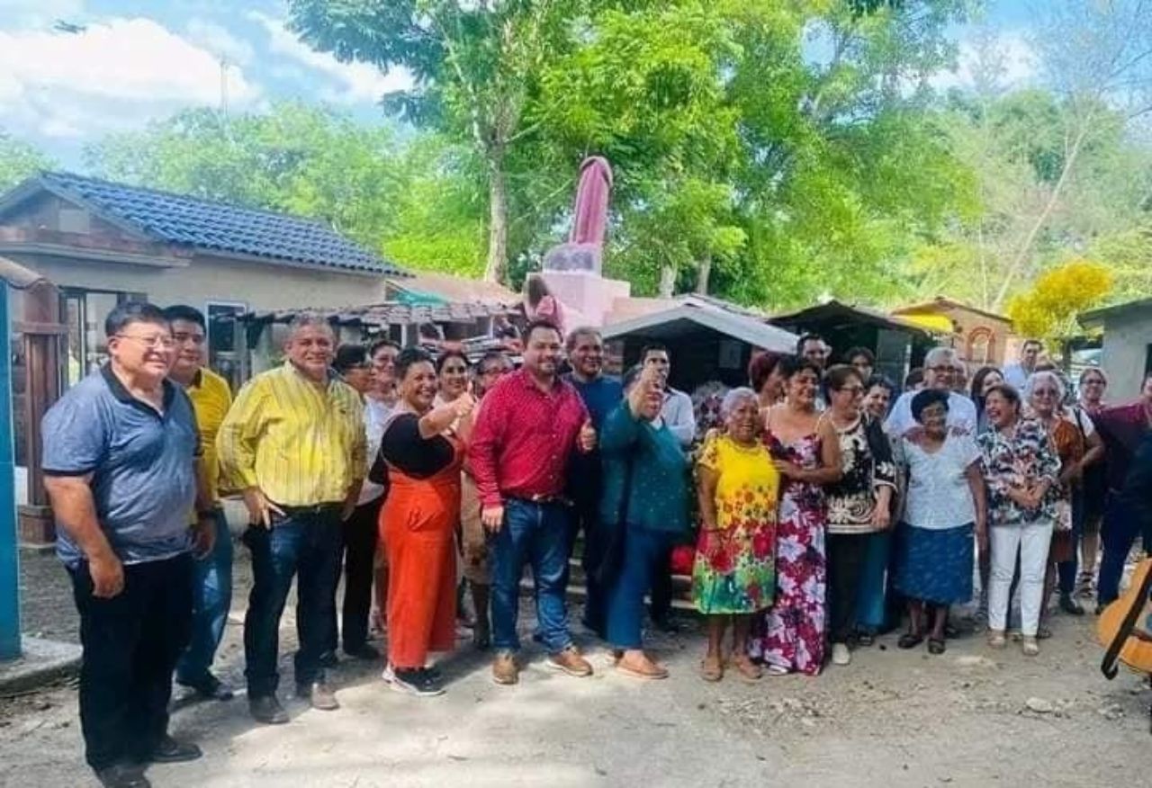 Monumento al nepe sobre tumba señora