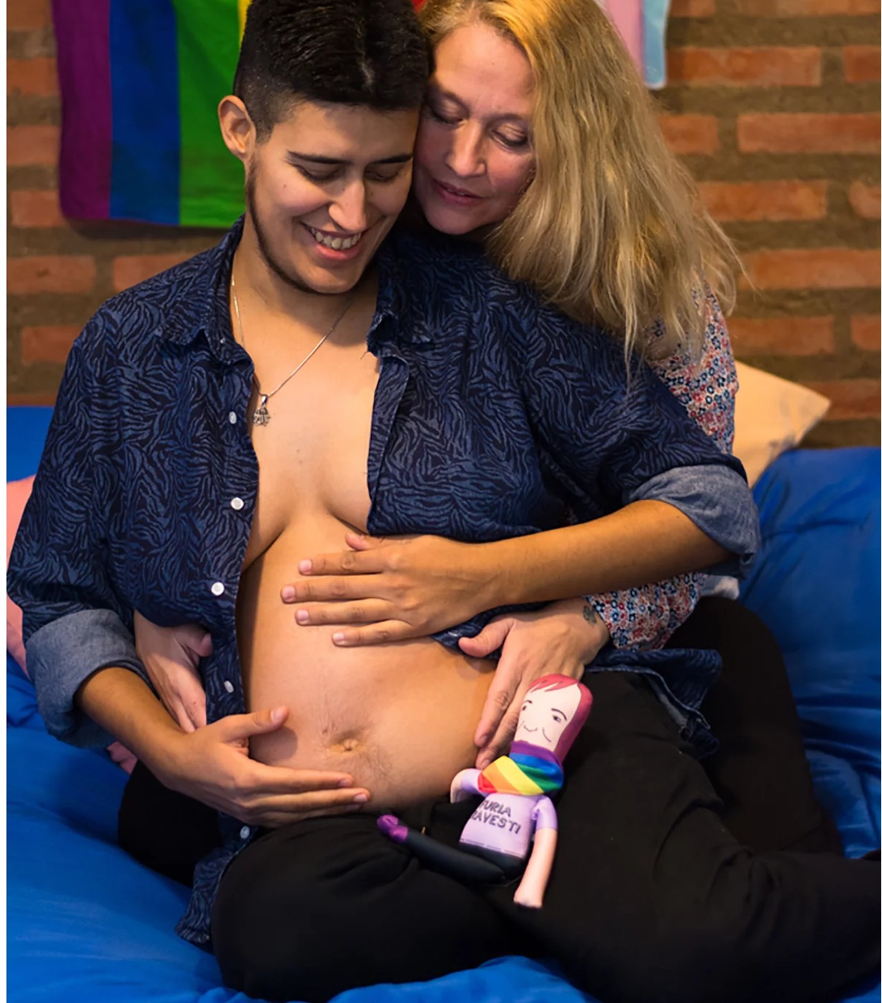 hombre transexual embarazdo mellizos paternidad