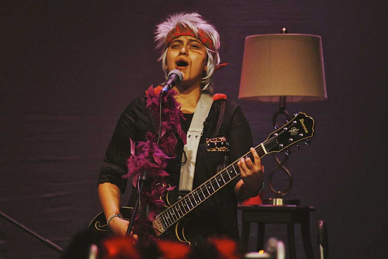 Las HHH presentan Con cierta Eriza en Teatro Bar El Vicio