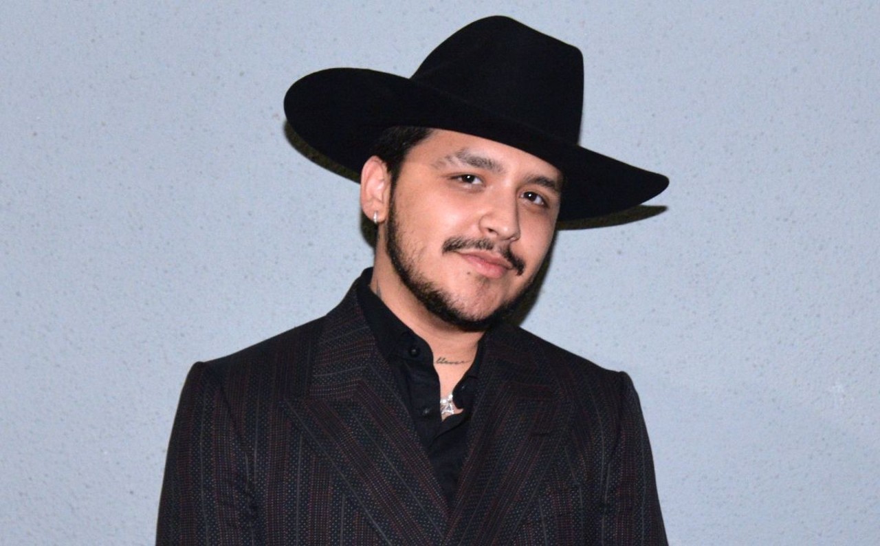 christian nodal premios juventud cazzu