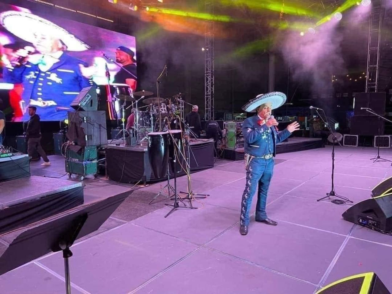 Abuelito ofrece concierto Zacatecas nadie va