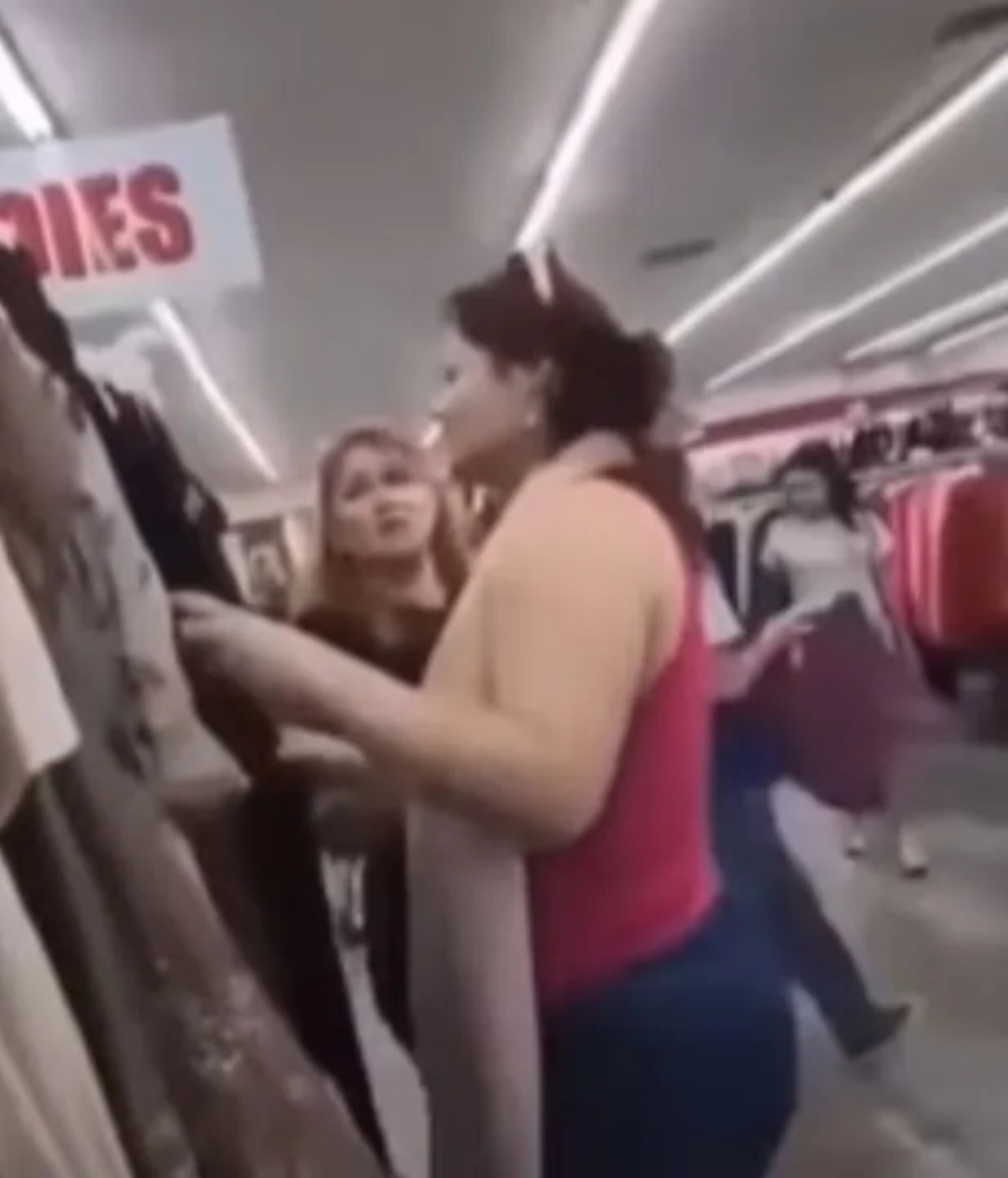 Allisson Lozz responde haters comprar ropa rebajas