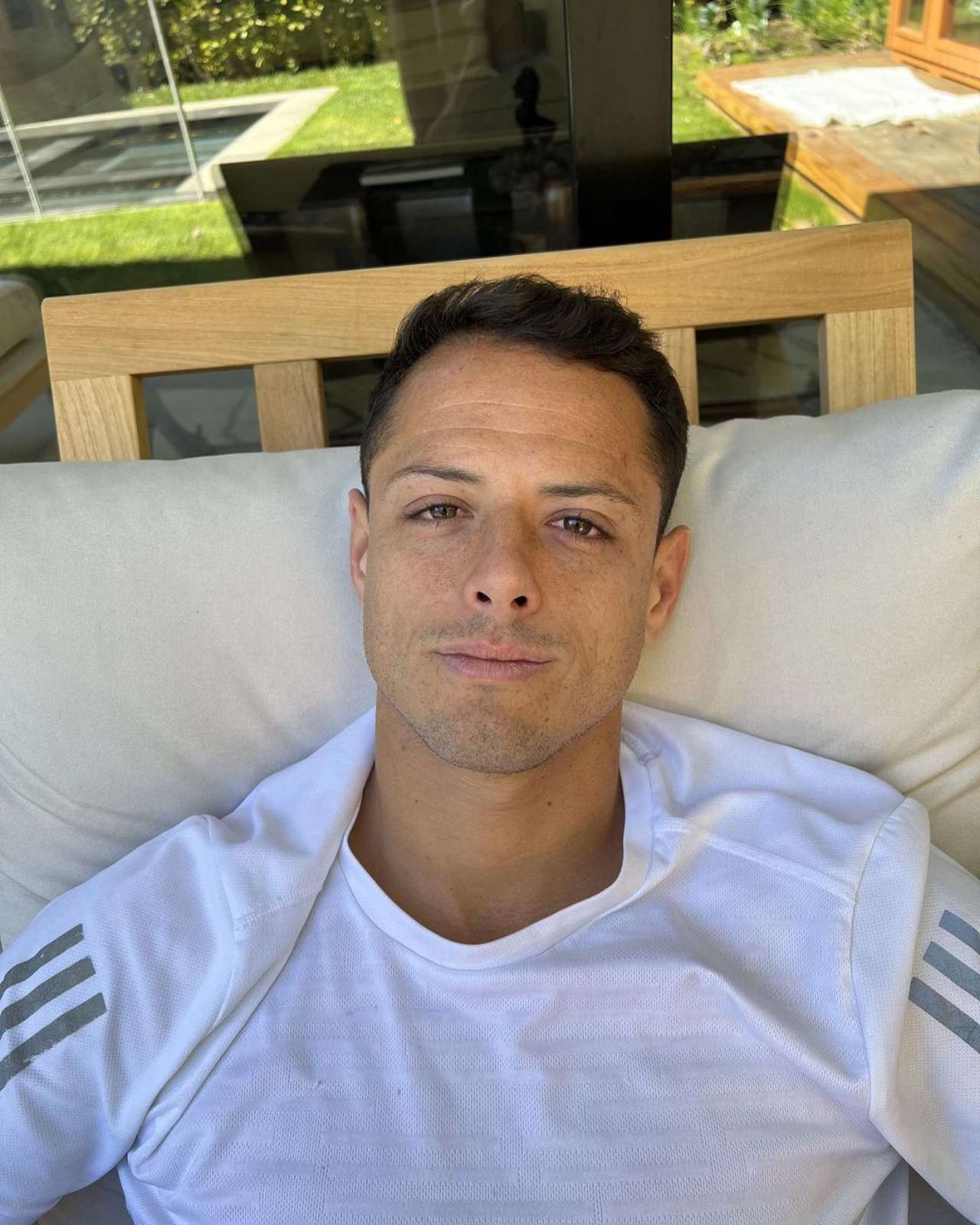Chicharito pide disculpas a niño rechazo