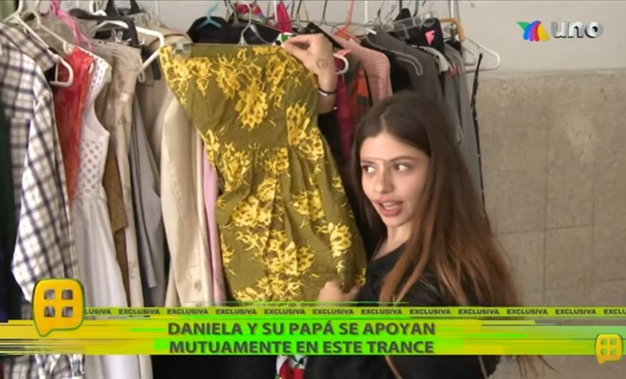 Daniela Parra vende ropa mantener papa carcel