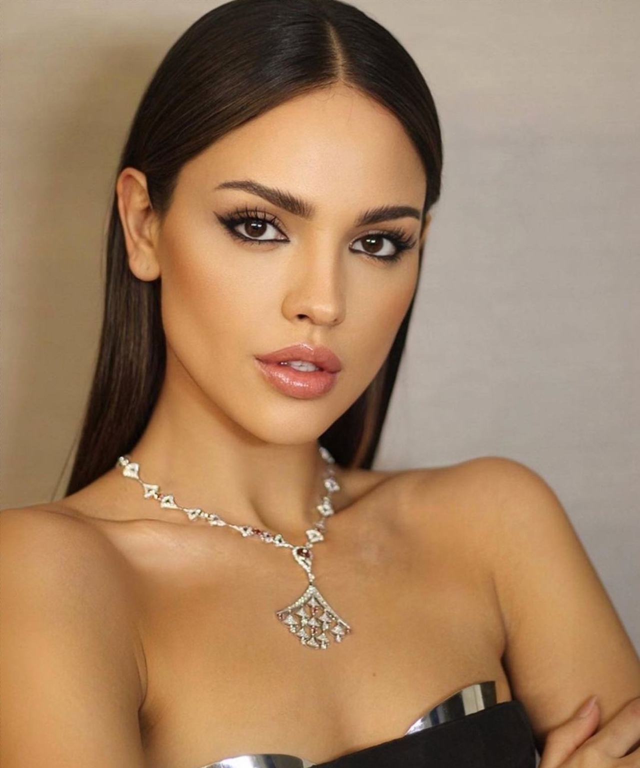 Eiza González es captada con nuevo galán en Italia