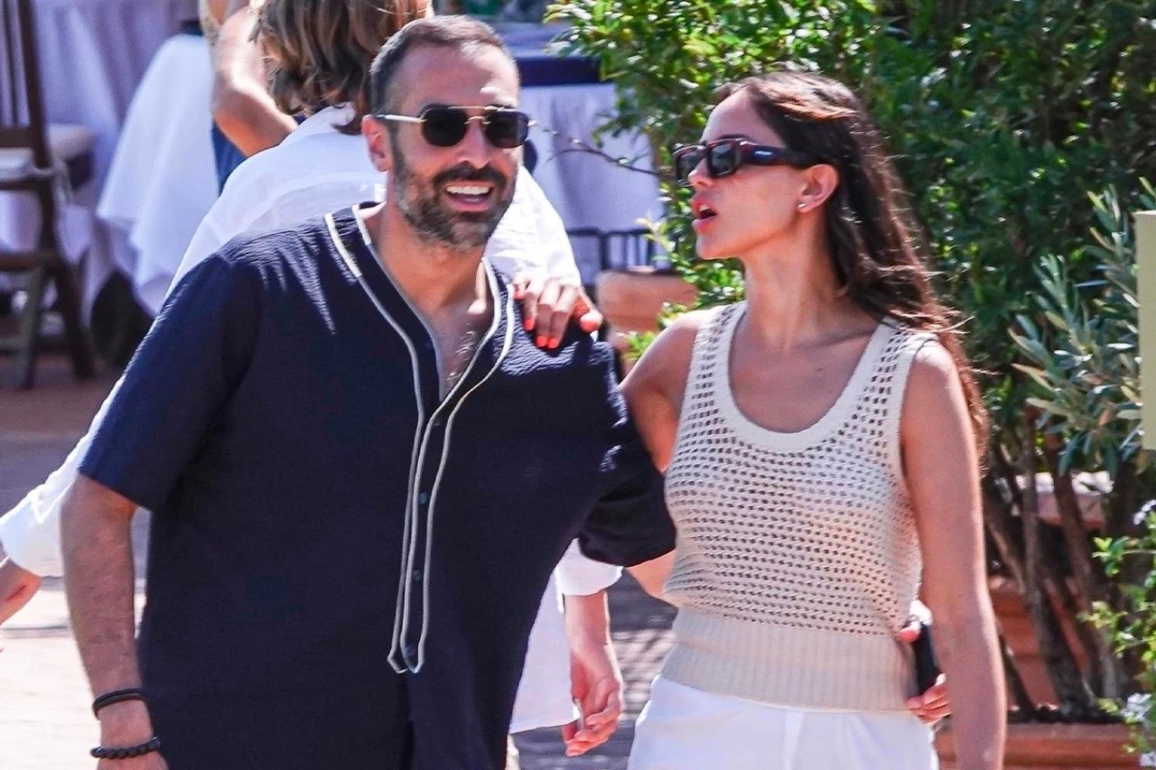 Eiza González con el productor Mohammed Al Turki