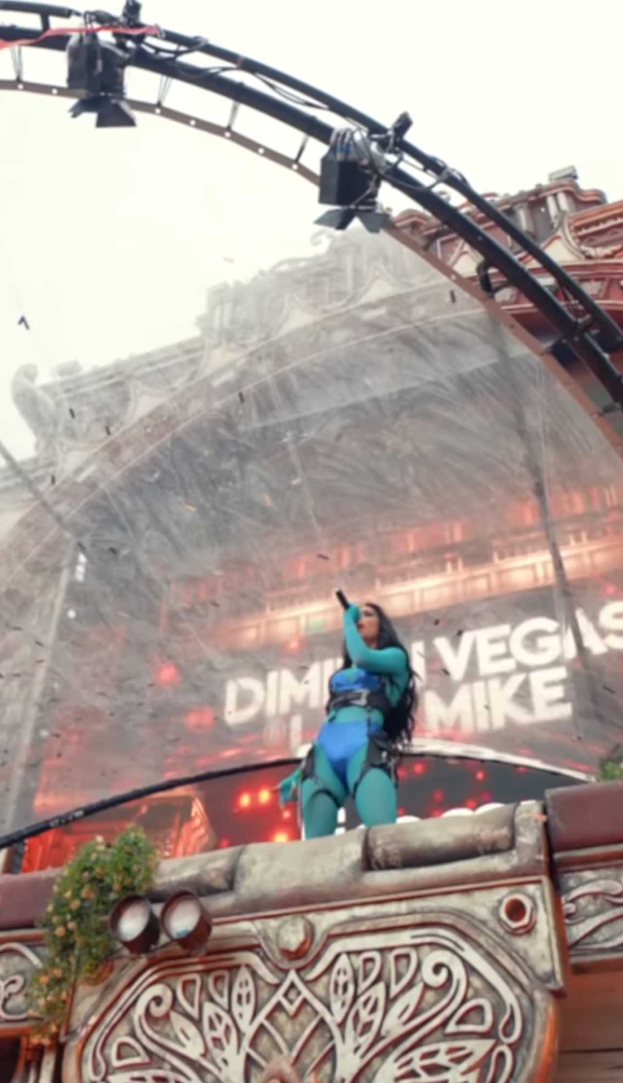 Kimberly Loaiza en Tomorrowland