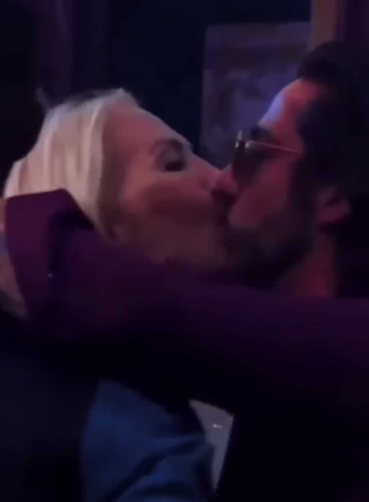 Beso del Potro con Laura Bozzo