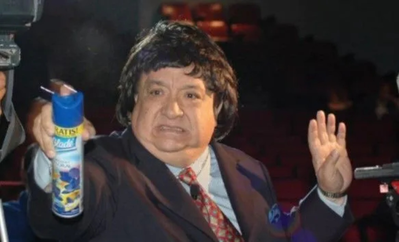 Luis de Alba inventa palabra naco