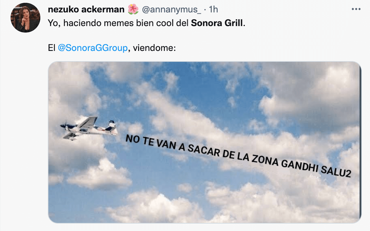 Sonora Grill burlándose 