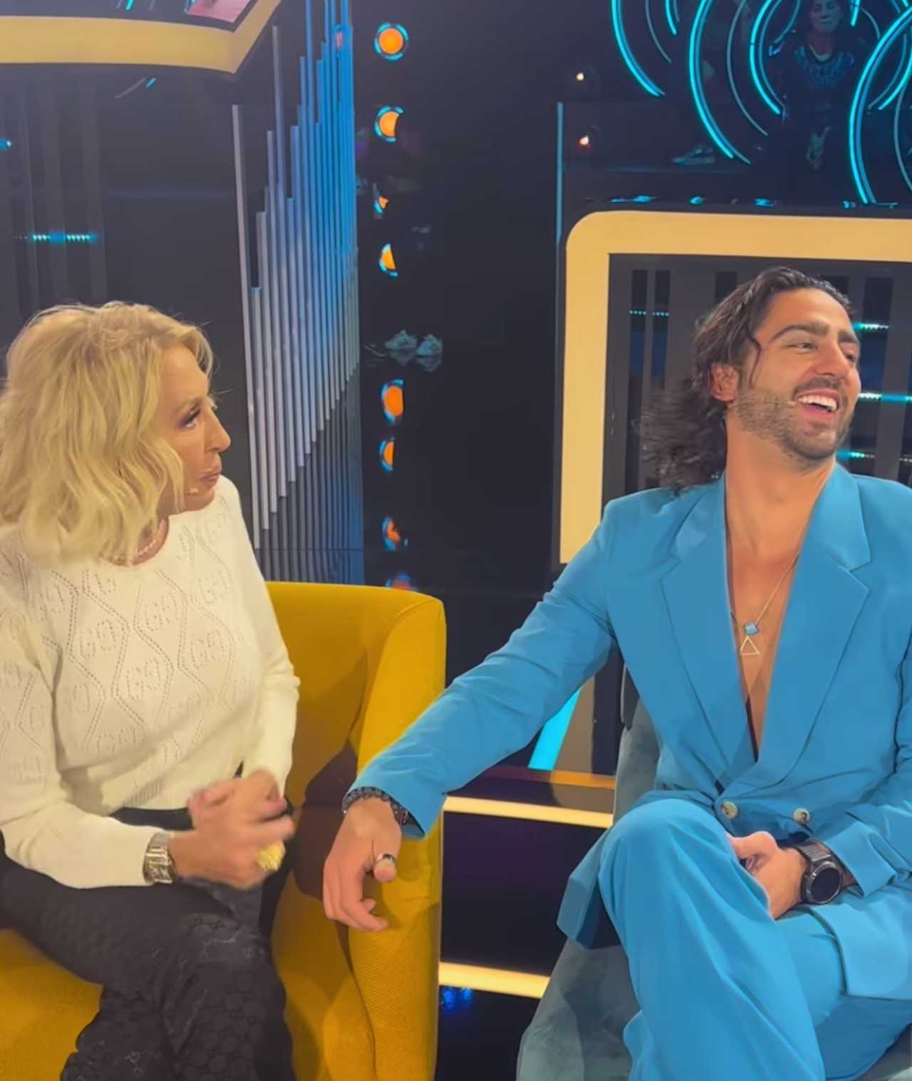 Potro riendo con Laura