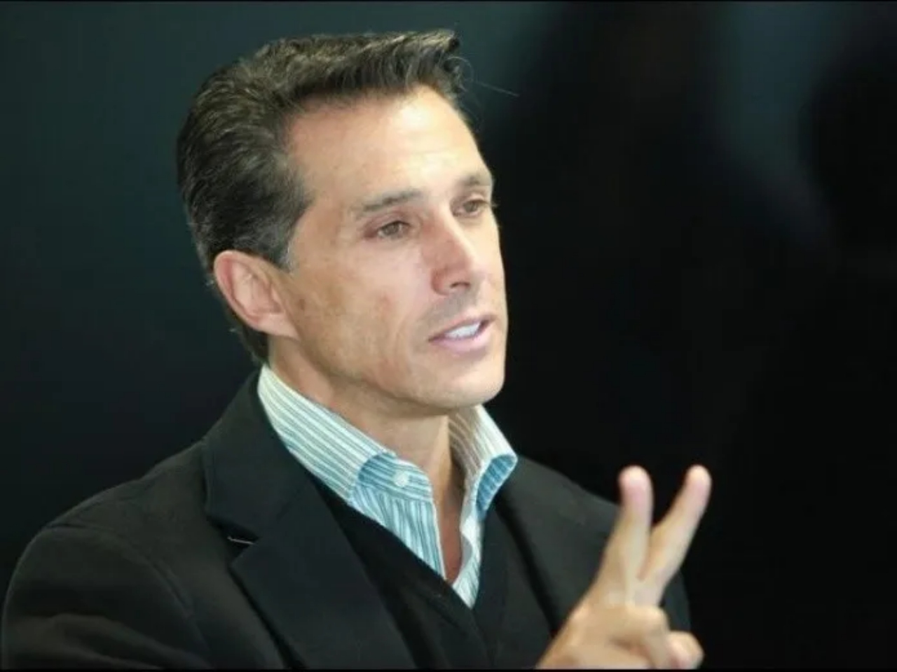 Sergio Mayer amenaza denuncia