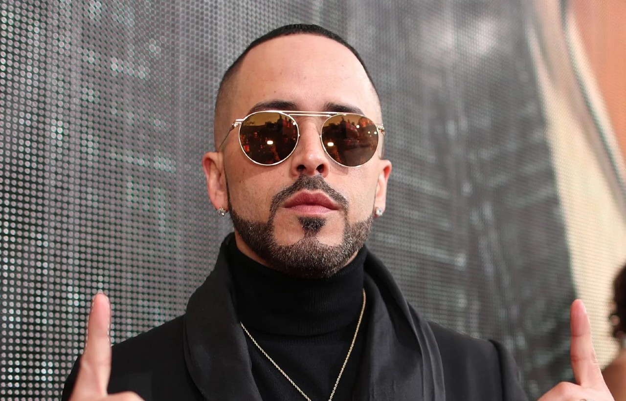 Yandel hunde a Aleks Syntek por pedir que multen el reggaetón
