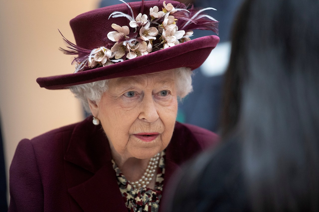 Reina Isabel preocupa por estado de salud