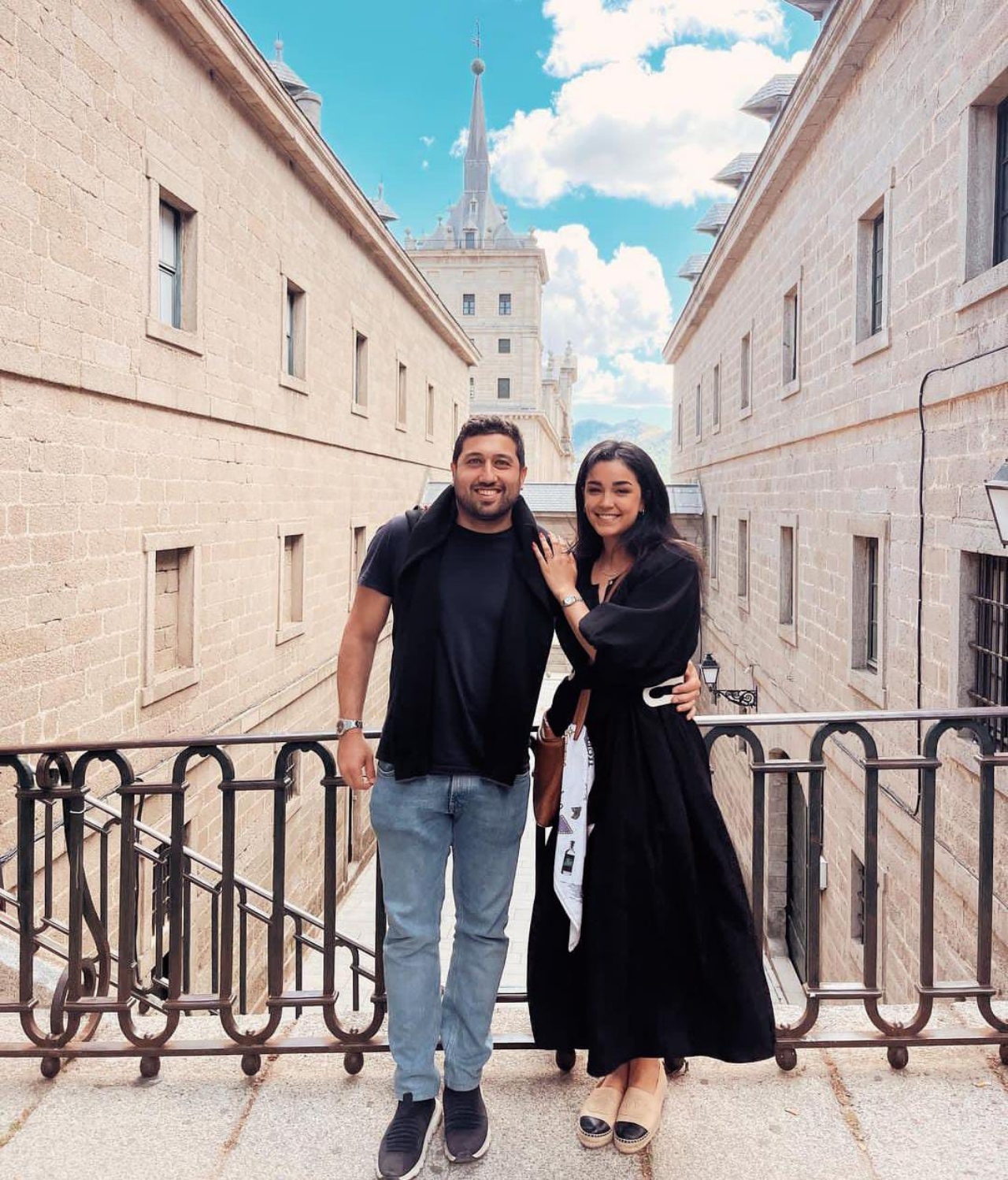 Alejandra Gaytán y su pareja