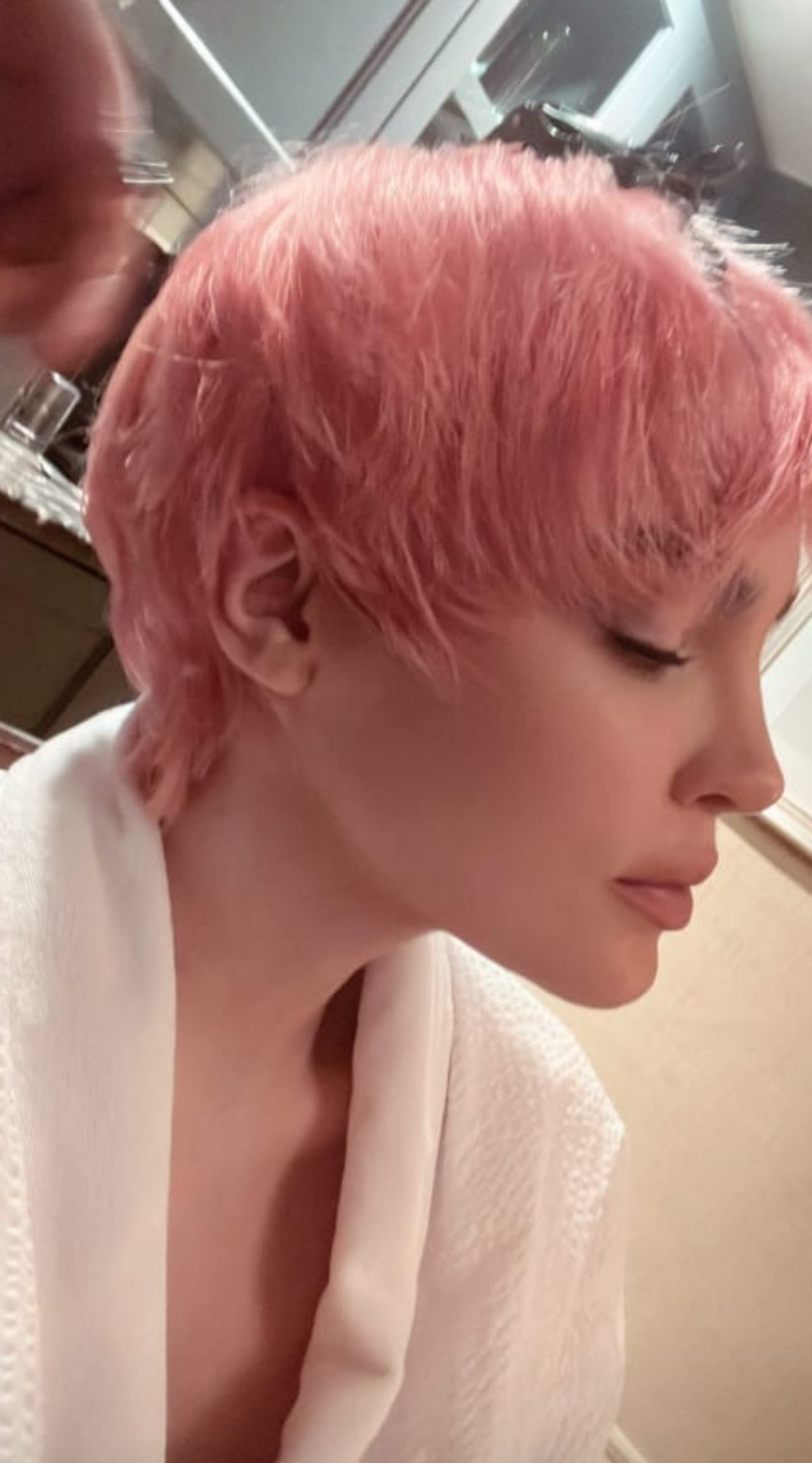Belinda pelo rosa