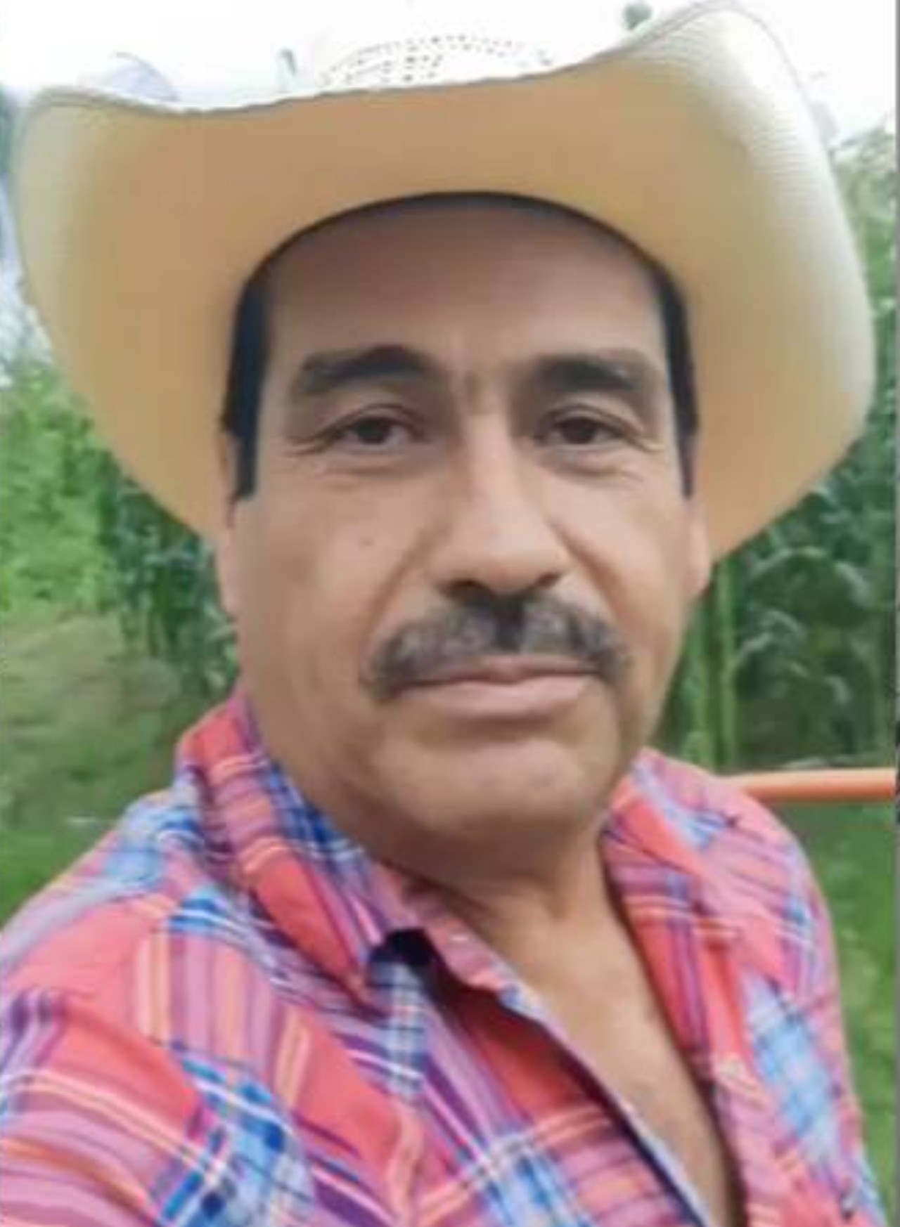 Belinda Nodal hombre insulta cantante