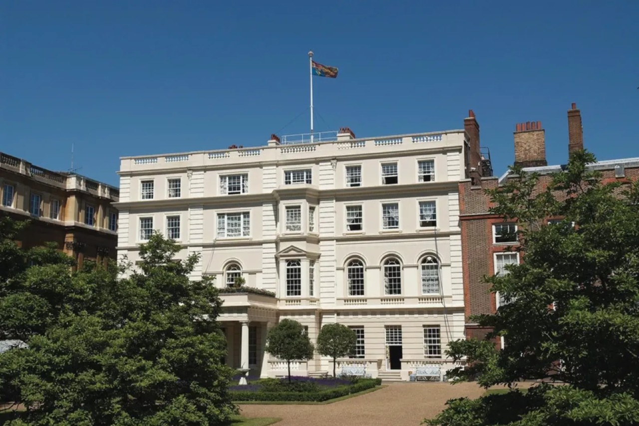 Carlos empleados clarence house despido