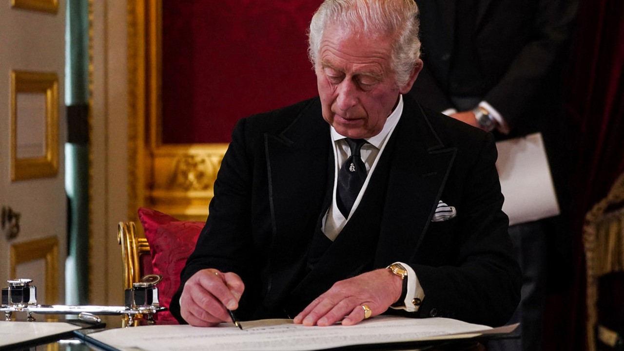 Carlos empleados clarence house despido
