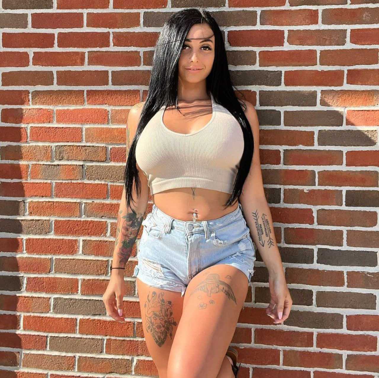Enfermera es despedida por tener OnlyFans