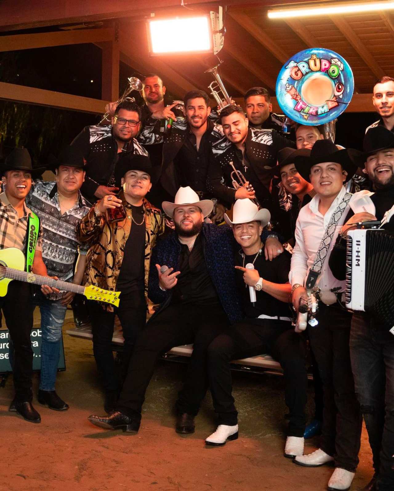 Grupo Firme recibe advertencia por alcoholismo