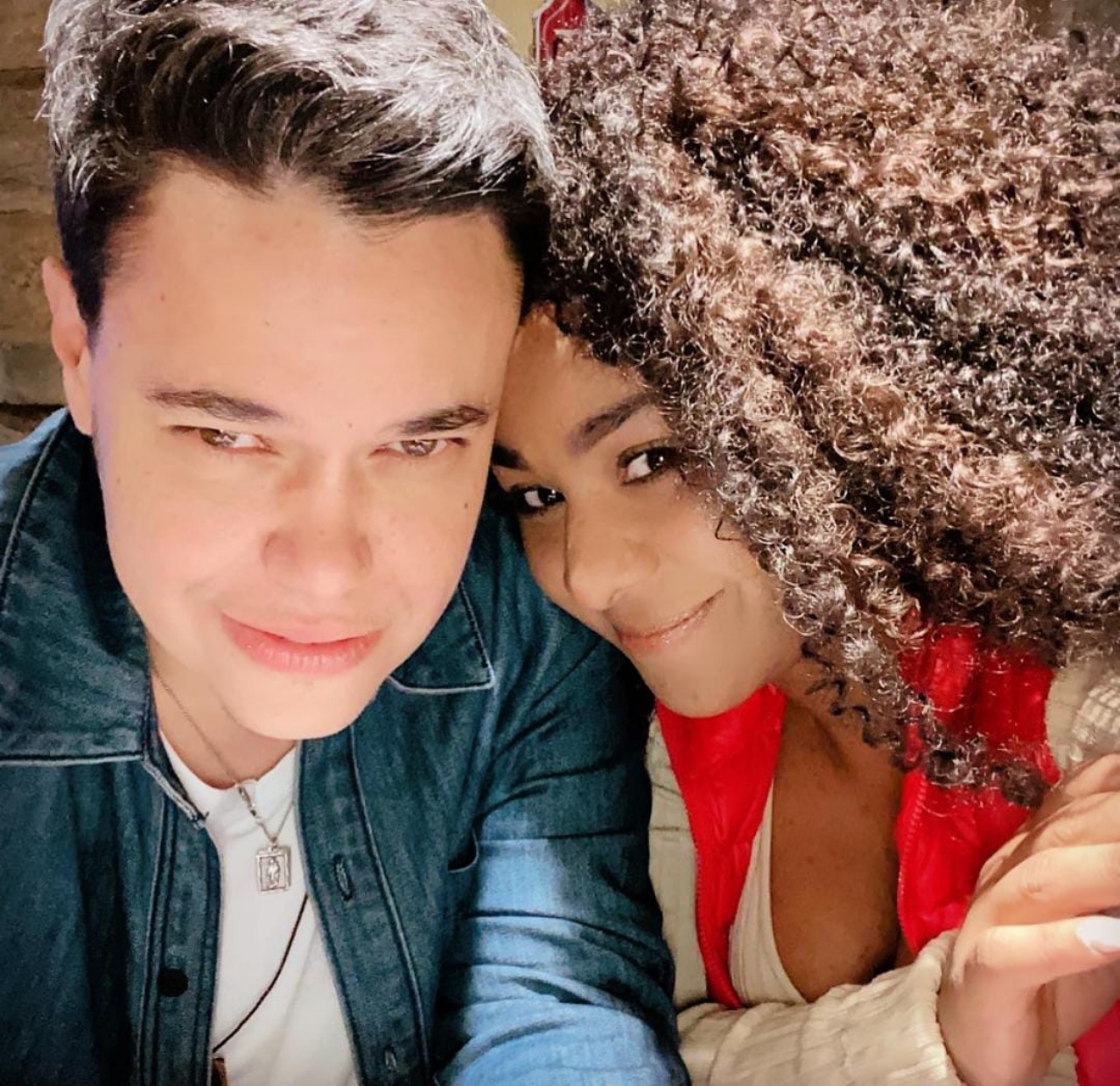 Alex y la cantante relación