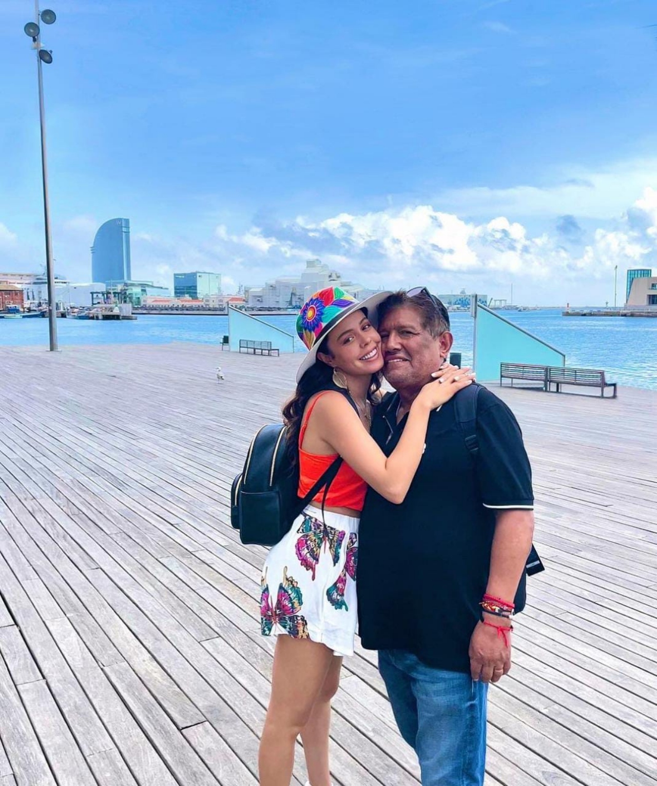 Juna Osorio de viaje con su novia
