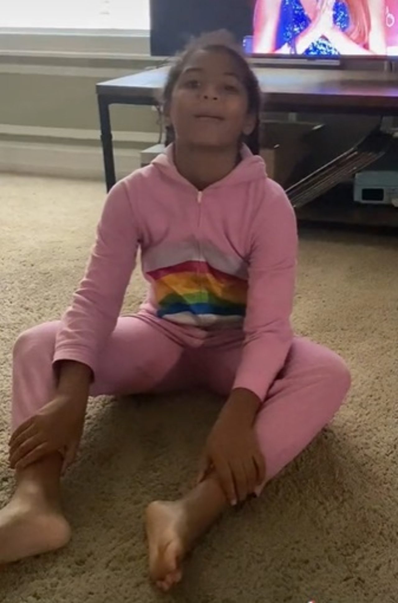 Niña La Sirenita morena como yo Disney