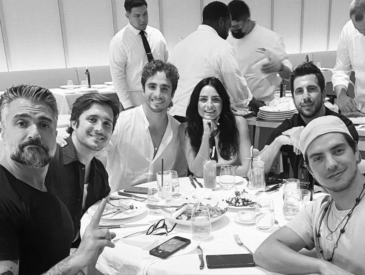 Aislinn Derbez estrena novio Enrique español