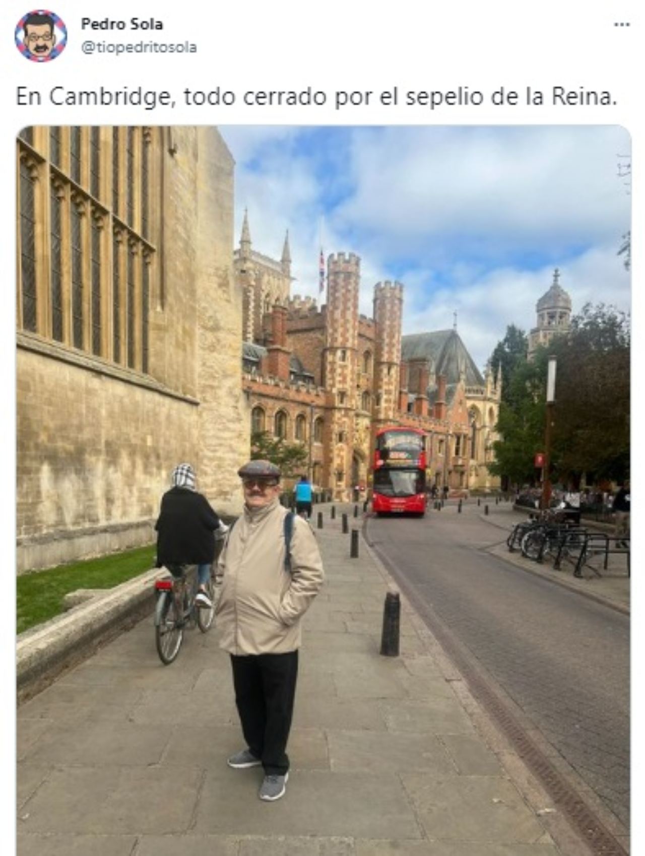 Pedro Sola dando ultimo adios reina