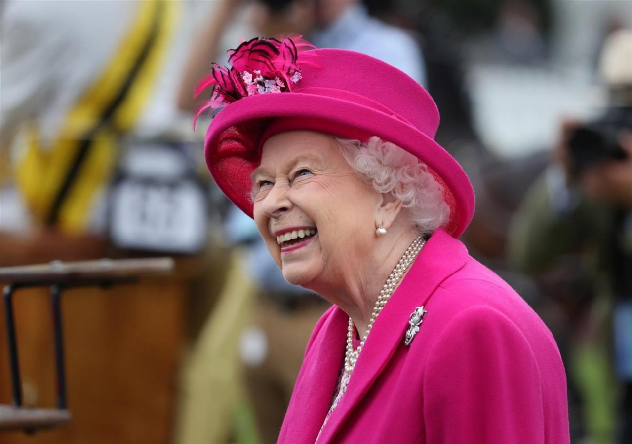 Martha Debayle llora reina Isabel muerte