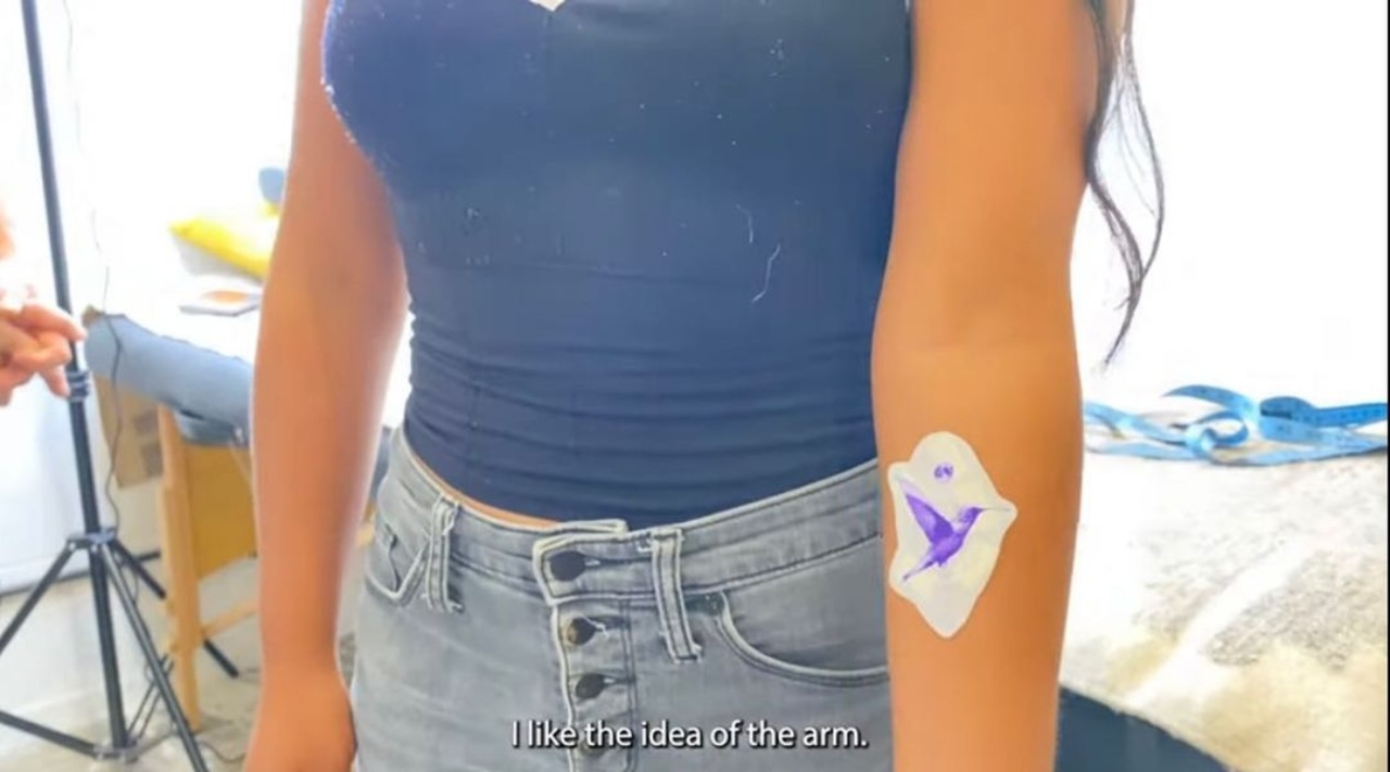 Yalitza Aparicio se hace tatuaje brazo