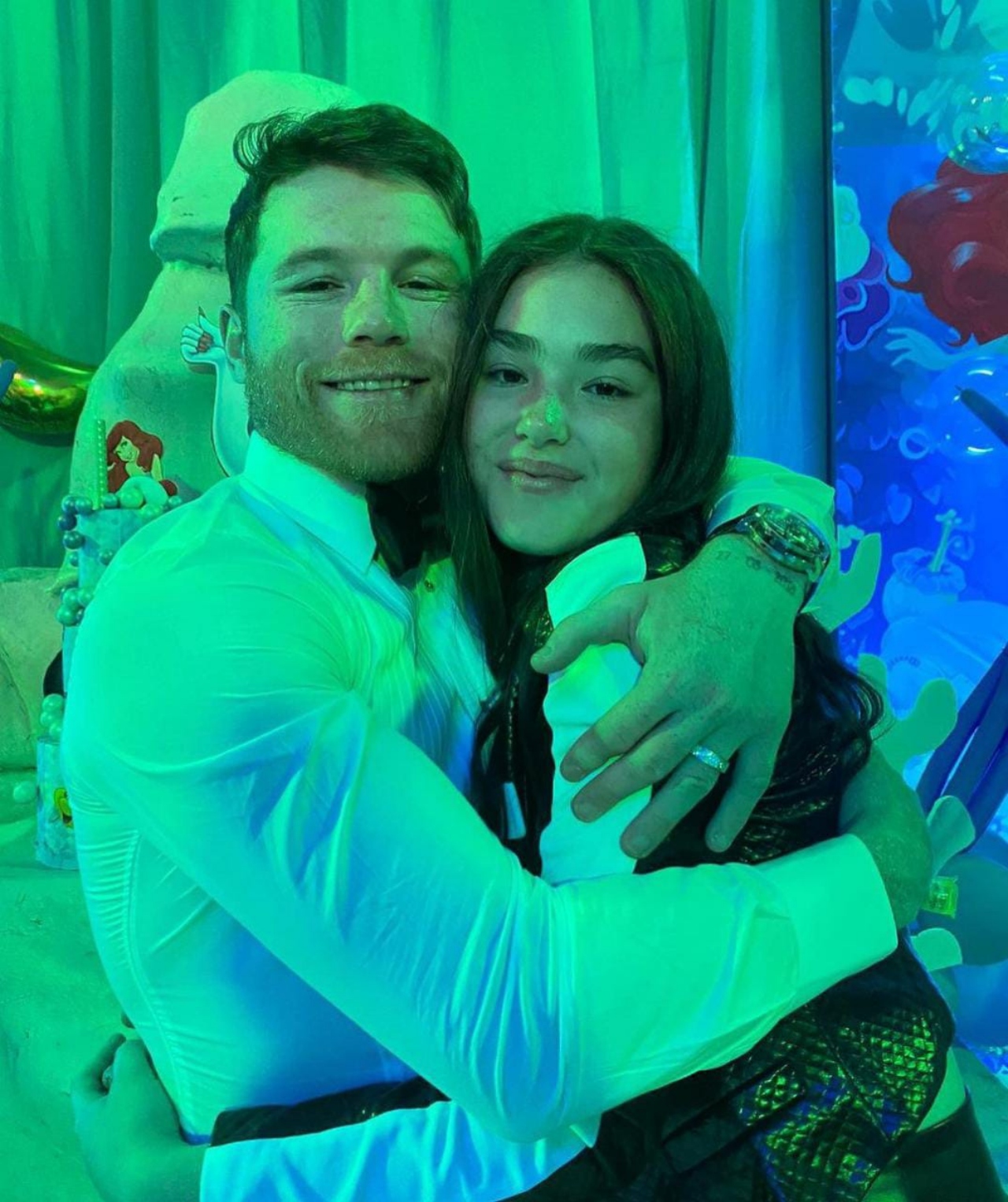 Boxeador Canelo y su hija