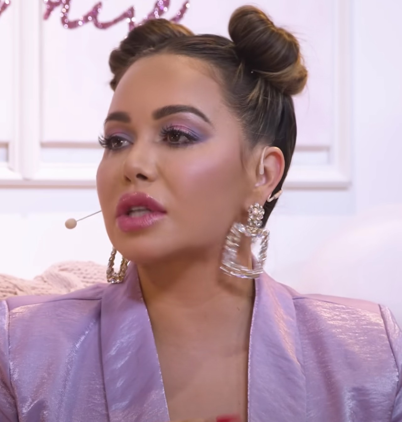 Chiquis Rivera lesbiana pinky promise
