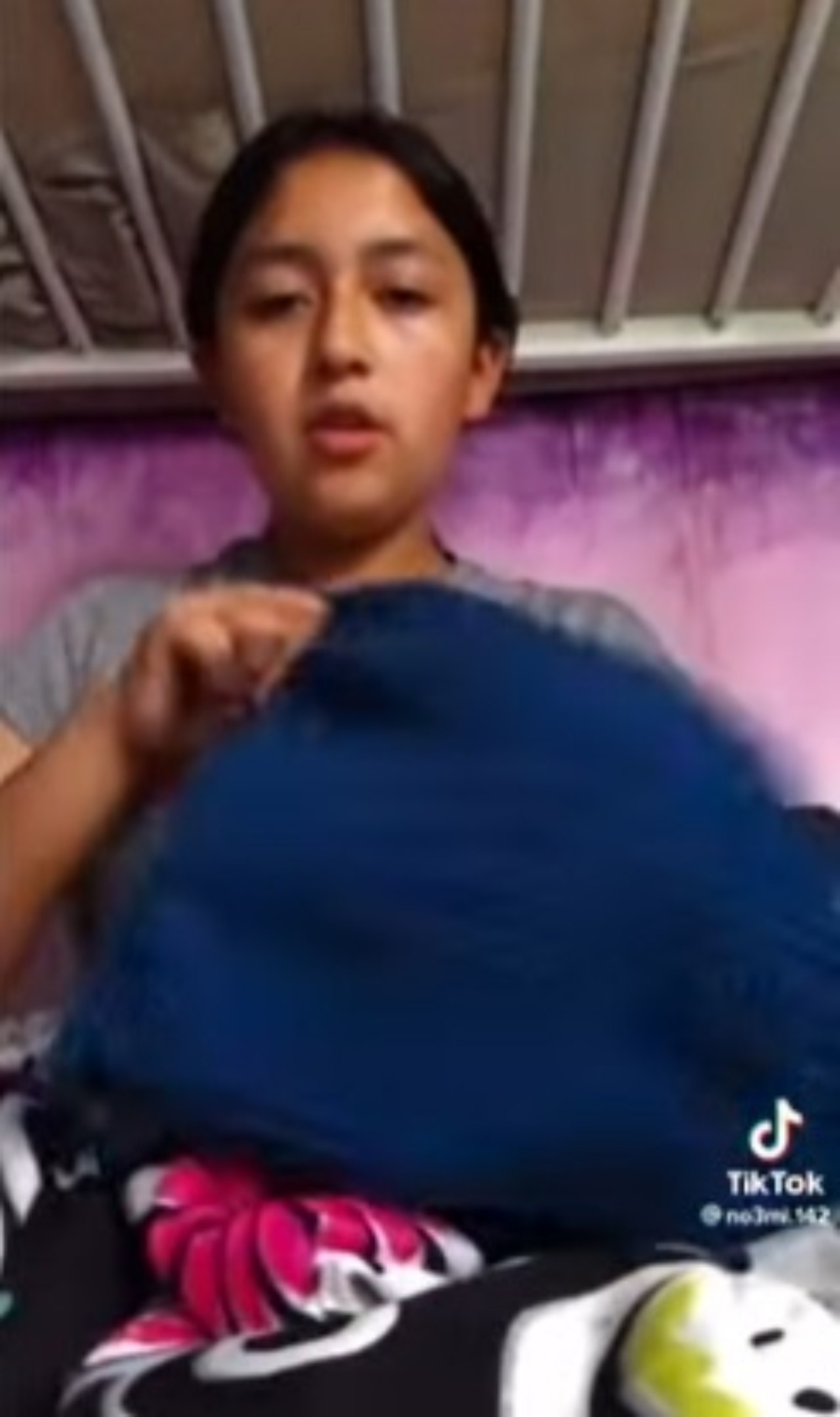 Joven xv años teje vestido fiesta