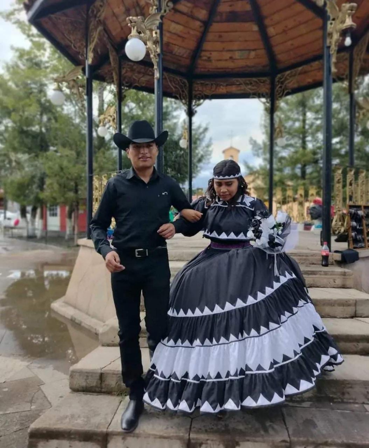 QuinceaÃ±era chambelÃ¡n rarÃ¡muri