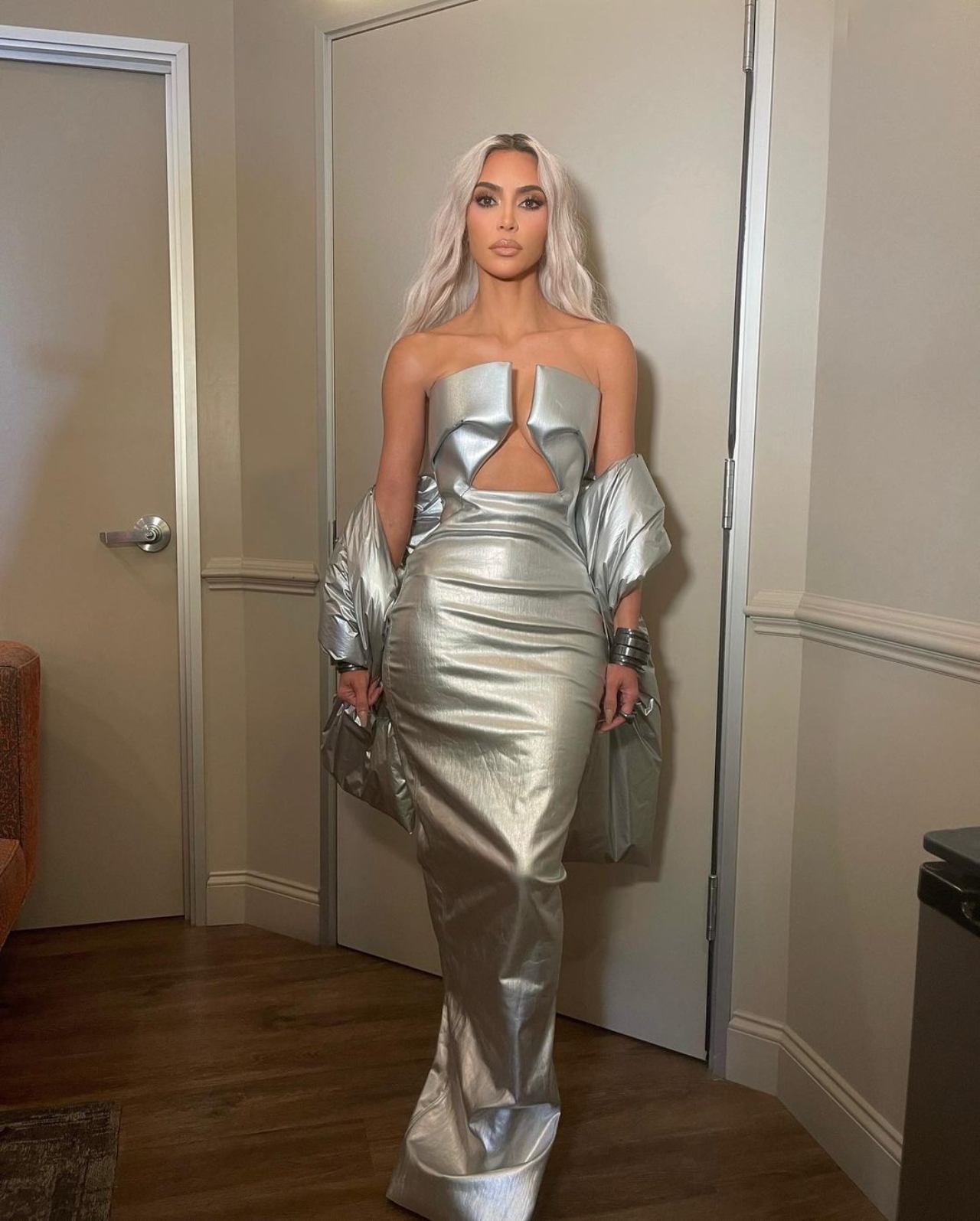 Kim Kardashian look Martha Debayle vestido