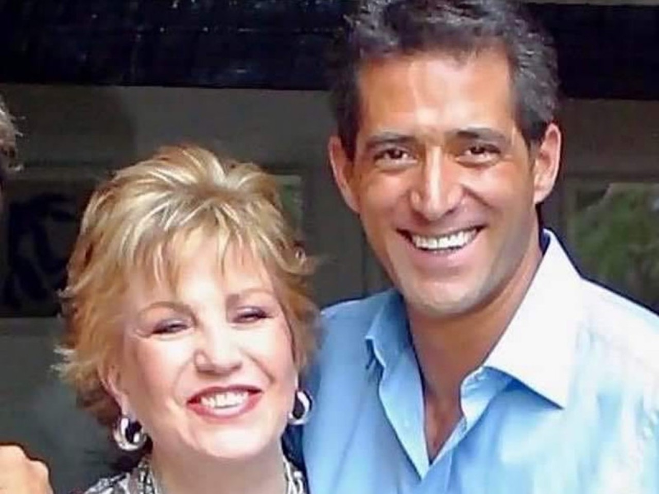 Alejandro hijo Maxine woodside madre