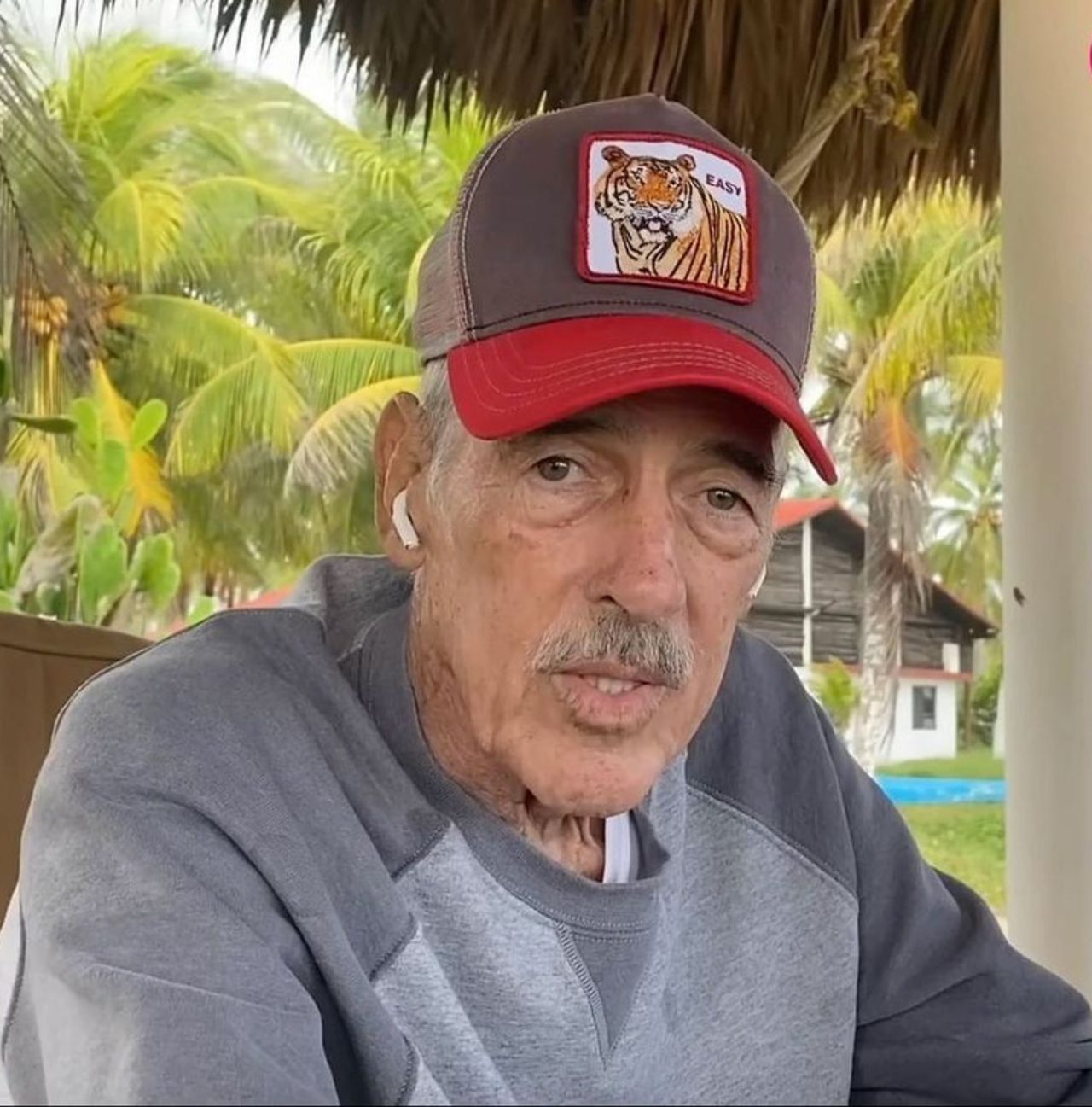 Andres Garcia no puede respirar ambulancia