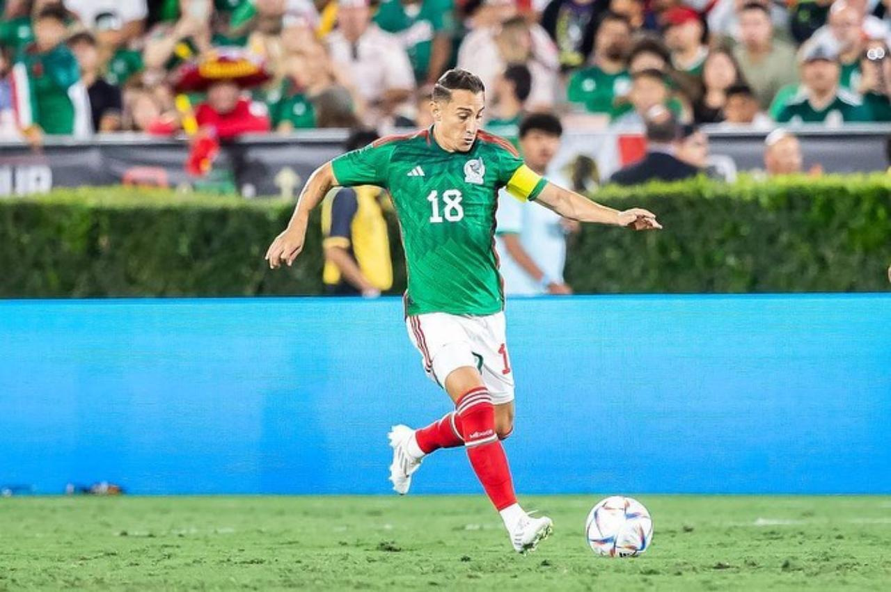 Andres Guardado defiende Messi de Canelo