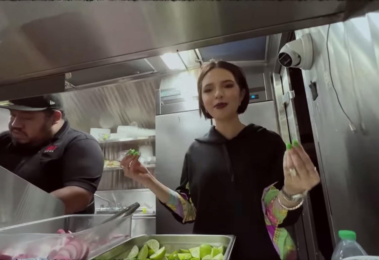 Ángela Aguilar tacos