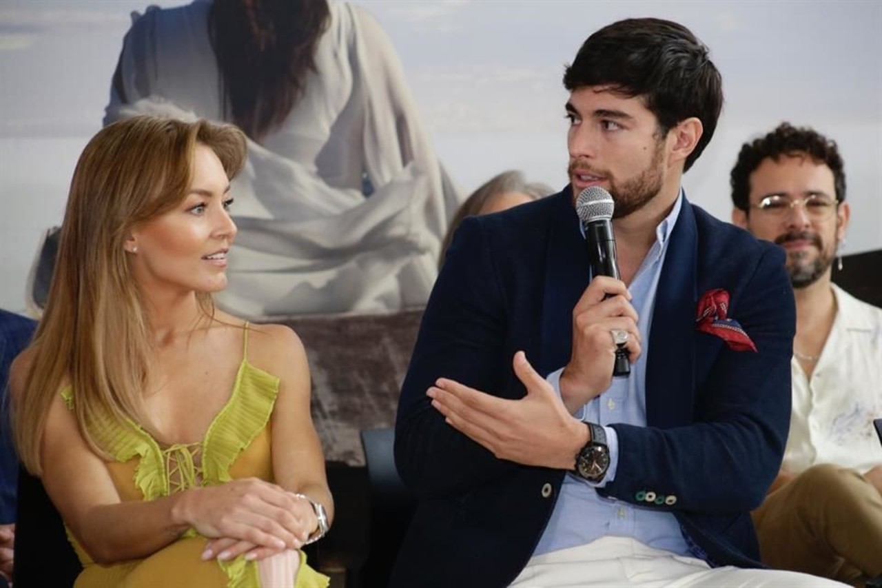 Angelique Boyer mamá danilo carrera