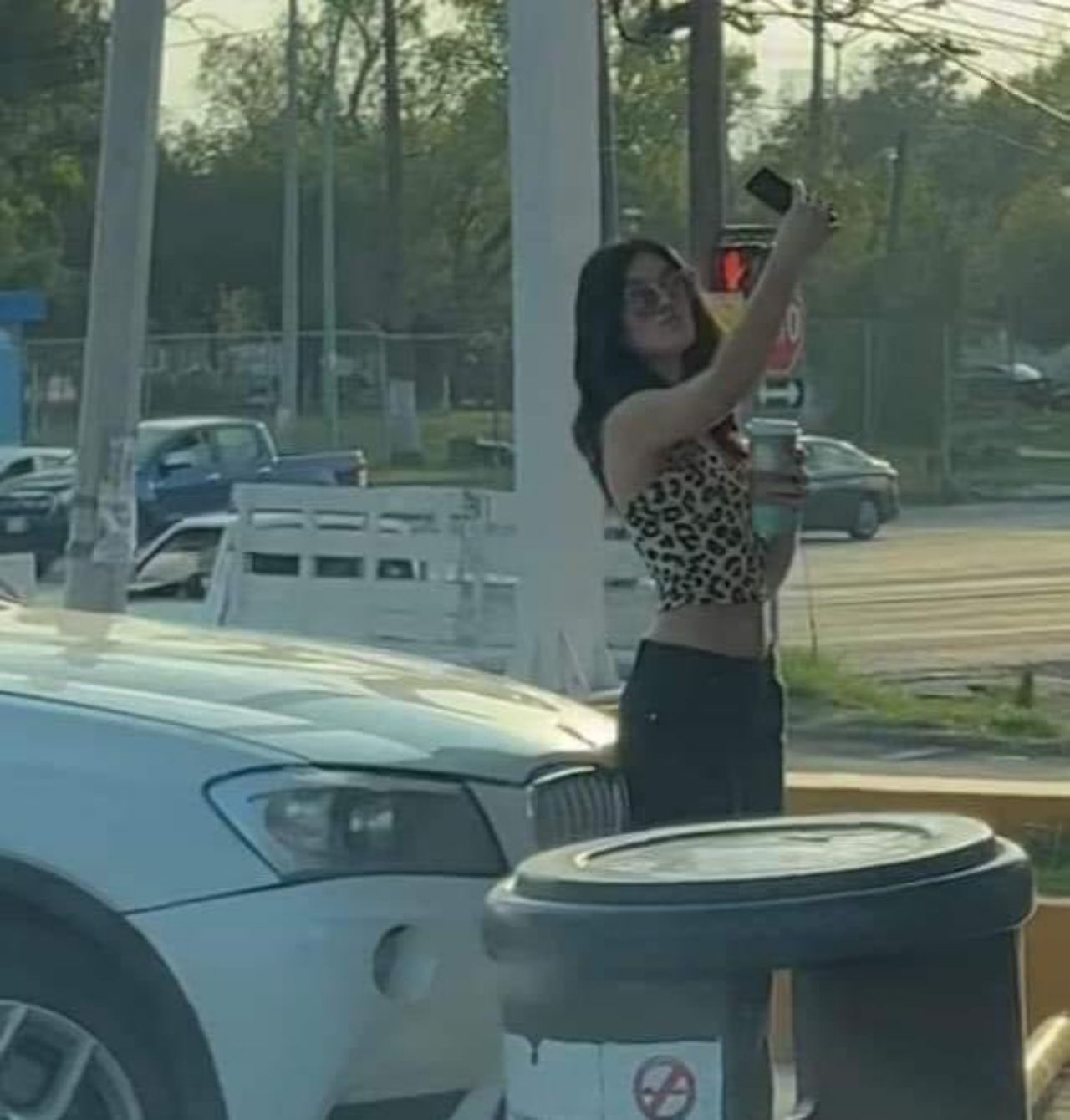 Chica selfie café Oxxo